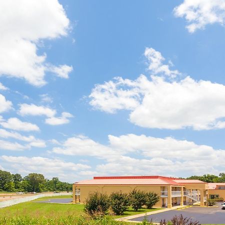 Super 8 By Wyndham Madison/Ridgeland Area Hotel Exterior photo